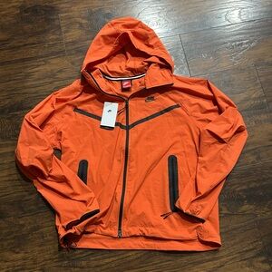 Men’s Nike Trac‎ Woven Windbreaker hooded jacket medium